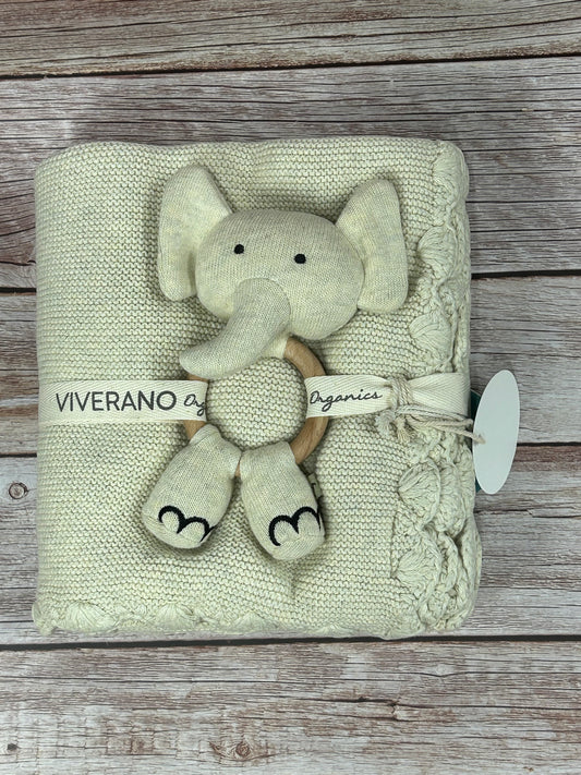Scallop Knit Baby Blanket + Elephant Ring Rattle Set